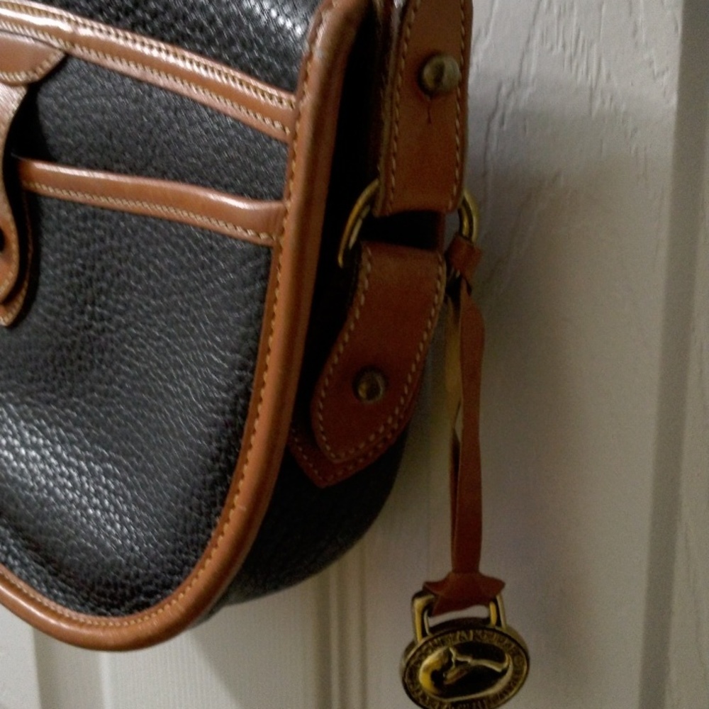 Vintage Authentic Dooney Bourke Small Black Peebles grain Cross body purse - Picture 6 of 6